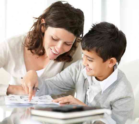 Orang tua single parent peduli pendidikan anak (via huffpost.com/entry/single-parent)