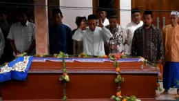 Pemakaman jenazah Kopda Muslimin oleh keluarga dan warga setempat. Dok  tvonenews.com/Teguh Jok Sutrisno