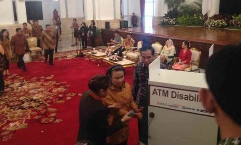 Presiden Joko Widodo luncurkan ATM khusus disabilitas pada tahun 2015 lalu. (Foto: Ray Jordan/detikcom)