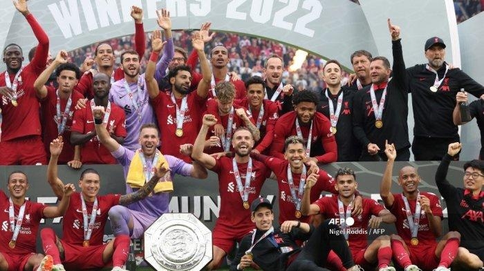 Para pemain tim Liverpool merayakan juara Community Shield 2022| Dok Nigel Roddis/AFP via Tribunnews.com