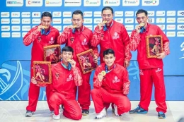 Tim beregu putra para-badminton Isumbang medali pertama bagi kontingen Indonesia di ASEAN Para Games 2022, Minggu (31/7/2022) sore WIB: KOMPAS.com/Mochamad Sadheli