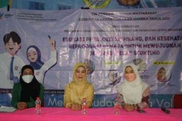 Foto narasumber (Hj. Nur Asiah, M.Kes dan Alfi Zahra Moshthafavi) bersama Wakil Kepala Sekolah SMK Kesehatan Letris Indonesia 1 (27/7/2022) - Dokpri