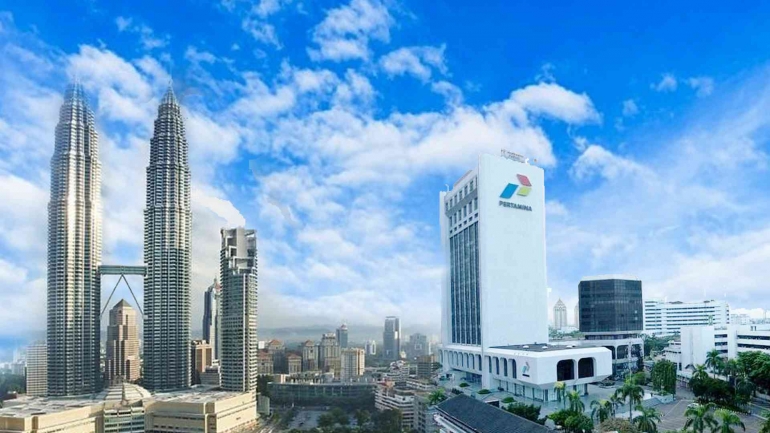 Kolase Gedung Petronas (www.luxuo.com) dan Gedung Pertamina (istimewa)