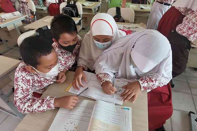 Ilustrasi siswa mengikuti pembelajaran pada Implementasi Kurikulum Merdeka (Dok. Abdul Rahmat/Kompas.com)