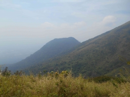 Gunung Gajah Mungkur dari Tanjakan Mantan (dok.pri)