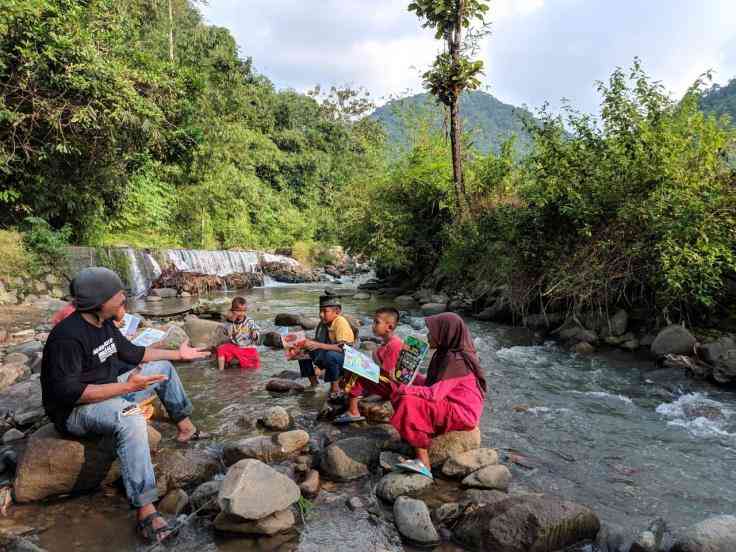 Dokpri. Mendongeng bersama.