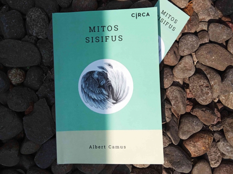 Tampilan buku Mitos Sisifus versi bahasa Indonesia terbitan Penerbit Circa | Dokumentasi pribadi
