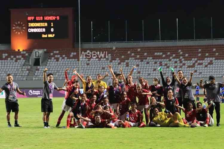 Selebrsai timnas putri Indonesia usai menang 1-0 atas Kamboja pada laga kedua Grup A Piala AFF Wanita U18 2022: DOK. ASBWI via Kompas.com