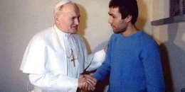 Paus Yohanes Paulus II Memaafkan Penembak Dirinya. Sumber Gambar Dari AFT/Getty Image dalam Kompas.com