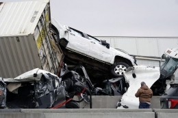 Ilustrasi: Kecelakaan beruntun di Amerika Serikat. (THE DALLAS MORNING NEWS/LAWRENCE JENKINS via AP via kompas.com)