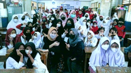 Foto bersama para Siswi dan Guru SDN 030 Cirateun selepas penyuluhan/Dokumentasi pribadi