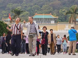 Wisatawan asal Tiongkok di Taiwan. Sumber: www.taiwannews.com.tw