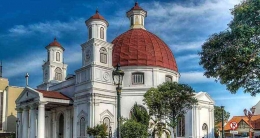 Gereja Blenduk Semarang (Sumber: Museumnusantara.com) 