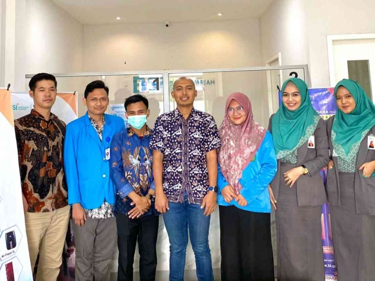 Dok. Mahasiswa bersama staff Bank Syariah Indonesia KCP Bangko