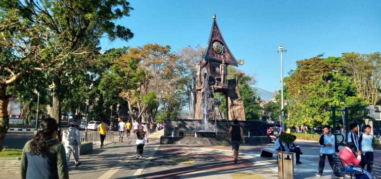 Tugu dan patung pahlawan nasional (Foto: Dokumen Pribadi)