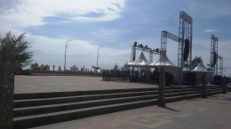 Persiapan dalam menyambut Festival Pawai Budaya Rakernas XV di Pantai Purus Padang