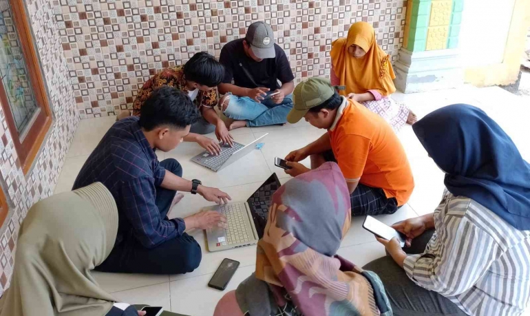 Gambar 4. Sosialisasi legalitas usaha bagi calon pelaku UMKM (Dokpri).