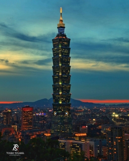 Taipei 101 yang cantik ketika jelang malam. Sumber: dokumentasi pribadi