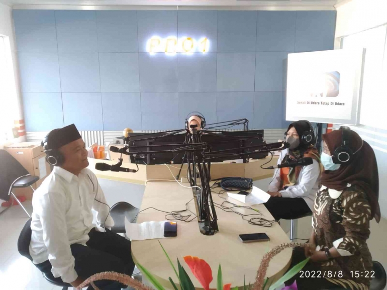 Dialog Ruang Pustaka RRI Sungailiat, Senin 8 Agustus 2022 (dokpri)