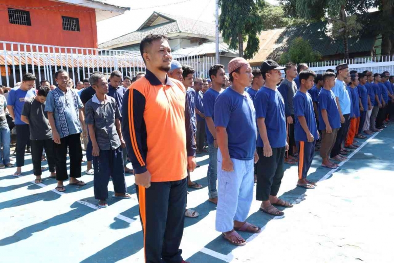 Warga Binaan Melaksanakan Upacara Pembukaan Kegiatan Olahraga, Seni dan Lomba Ketangkasan.  (Dokpri)