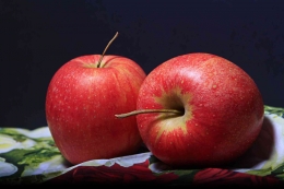 Apel, salah satu buah yang bisa membantu menjaga kesehatan jantung. (Sumber: Guenther/Pixabay)