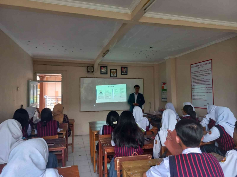 Mahasiswa KKN Undip Beri Edukasi Persiapan Menghadapi Dunia Kerja pada