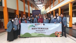Dokumentasi mahasiswa KKN Kelompok 2 bersama Kepala Sekolah SMPN 15 Bandung. Dokpri 