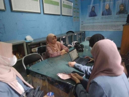 KKN Tematik UPI 2022: Pendataan Partisipasi Perempuan Rapat Koordinasi di Kelurahan Hegarmanah