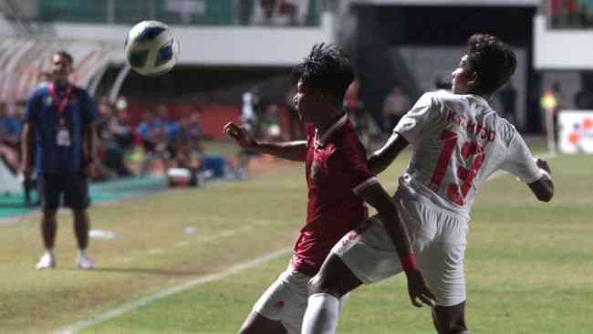 Arkhan Kaka striker Timnas U16 Garuda Asia sedang beraksi melawan Myanmar (Foto Antara/Andreas Fitri Atmoko). 