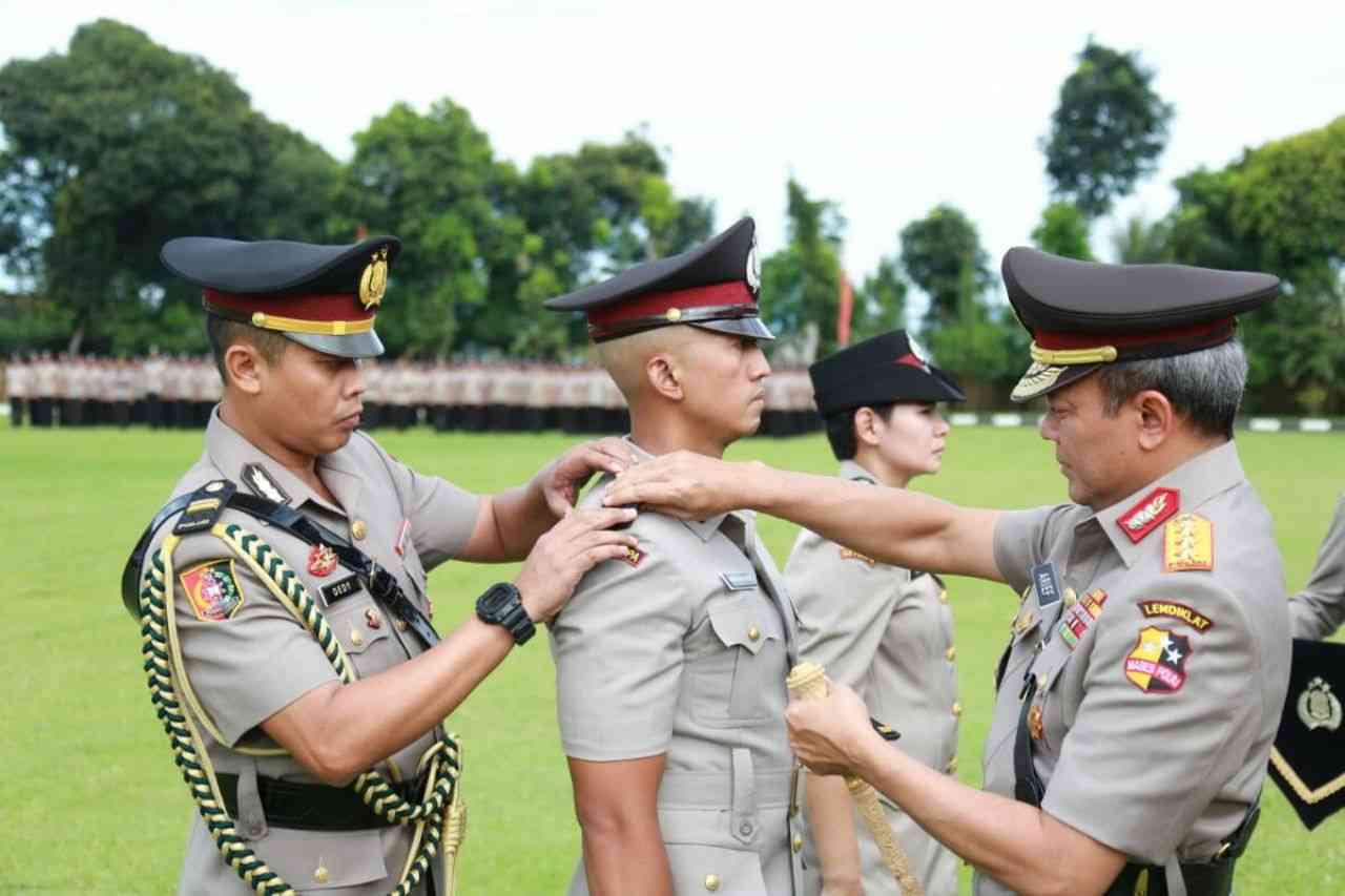 Mengenal Urutan Pangkat Polisi, Dari Jenderal Hingga Bharada Halaman ...