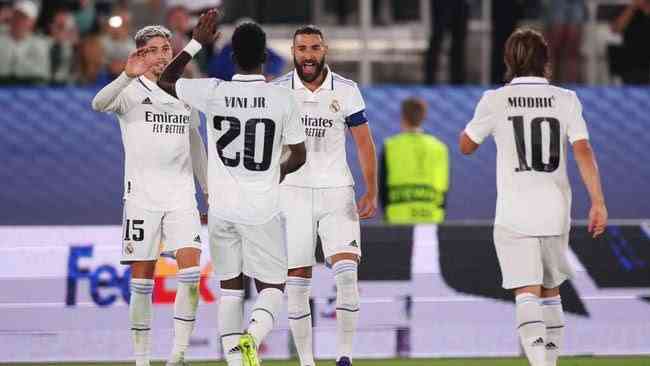 Para pemain Real Madrid merayakan gol kemenangan pada pertandingan UEFA Super Cup 2022. Foto: Alex Grimm/Getty Images/detik.com
