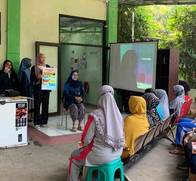 Mempraktikkan slow deep breathing secara langsung, dok. pribadi