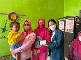 Mahasiswi KKN Universitas Diponegoro Bersama  Ibu-Ibu Posyandu ikut menggalakkan cegah stunting sejak dini, Foto: Dokumentasi Pribadi