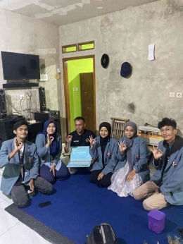 Enam Mahasiswa KKN UPI Kelompok 167 Desa Tenjolaya/dokpri