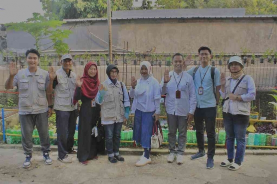 dosen-dosen-universitas-budi-luhur-datang-pada-acara-penutupan-kkn-10-11-12-62f61bc63555e4031c3cc462.jpeg