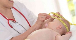 Ilustrasi bayi dengan hidrosefalus (royalty-free stock photo/dreamstime.com)