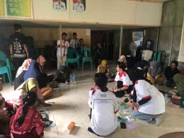 Foto kegiatan Workshop budidaya hidroponik sederhana Bersama Ibu-Ibu di Desa Lupak Dalam/dokpri