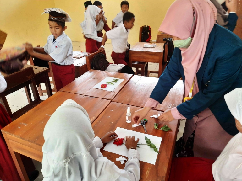 Kertas Insectarium Kenalkan Herbarium dan Insektarium, Mahasiswa KKN UNDIP Bangkitkan ...