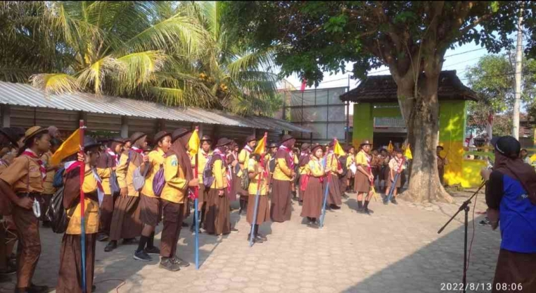 Anak-anak mendapatkan arahan dari kakak pembina | Foto Siti Nazarotin 