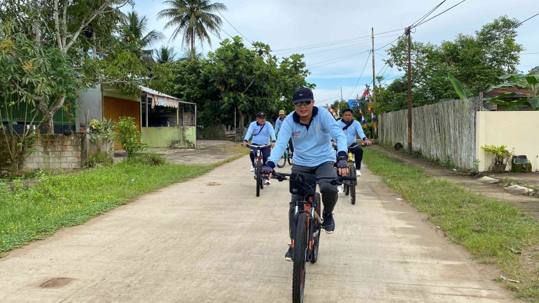 Kalapas pimpin rombongan gowes Lapas Narkotika Samarinda. dok. Humas Lapas Narkotika Samarinda 