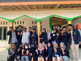 Potret Kelompok 15 KKN Unisma Bekasi 2022 saat Observasi ke Dusun Pulo Kaim, Desa Kutagandok, Kec. Kutawaluya, Kab. Karawang