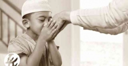 Ilustrasi anak yang sedang bersalaman. Gambar dari Islam kaffah