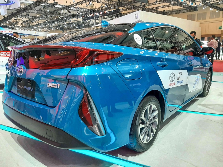 Mobil listrik Toyota berbasis Hybrid Electric Vehicle (PHEV) (dok.yayat)