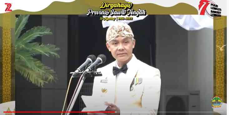 Ganjar Pranowo memimpin upacara peringatan Hari Jadi Jawa Tengah ke-72 (Gambar: tangkapan layar youtube Pemerintah Provinsi Jawa Tengah)