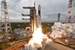 Chandrayaan 2, kapal antariksa India menuju ke Bulan, saat peluncuran pada tahun 2013. | Sumber: ISRO