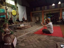 Kafe di Tumpang, Malang tempat diskusi para pemerhati budaya. | Dokumen pribadi 