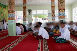 WBP Mengikuti dengan Khusyu Tausiah di Masjid At-Taubah (Humas Lastagung)