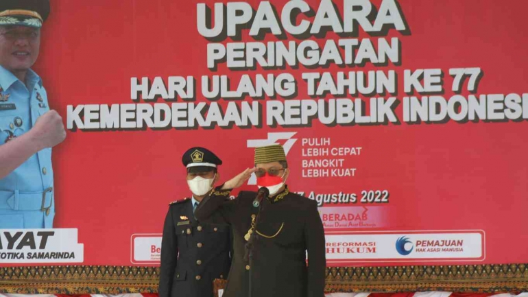 Hidayat Kalapas Narkotika Samarinda Bertindak Sebagai Inspektur Upacara. dok. Humas Lapas Narkotika Samarinda 