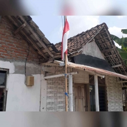 Bendera berkibar di kampung-kampung. Dokpri