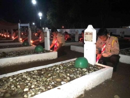 Anggota Saka Wira Kartika HST berdoa saat apel kehormatan & renungan suci di TMP Kesuma Bangsa Batu Benawa (17/08/2022)
